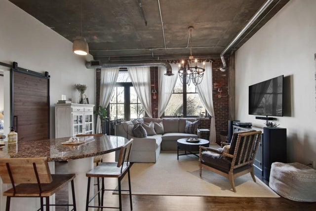 Unit 520 - 3235 Roswell Road Ne, Atlanta