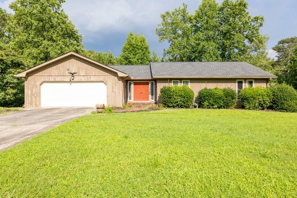 1382 Huntingford Drive, Marietta