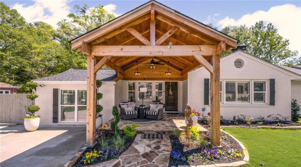 8175 Main Street, Woodstock