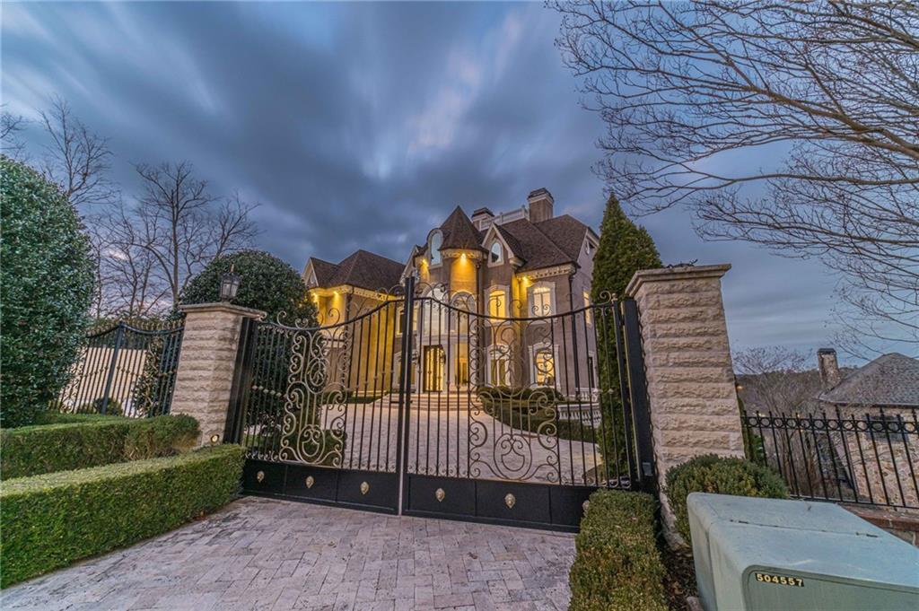 8330 Jett Ferry Road, Sandy Springs