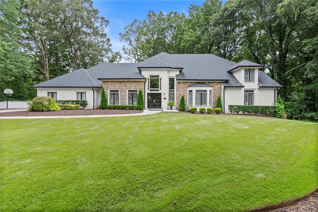 1460 Lakemist Court, Roswell