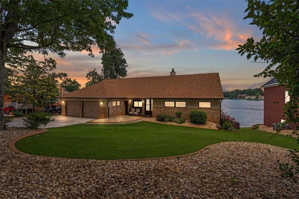 1127 Lakeshore Court, Villa Rica