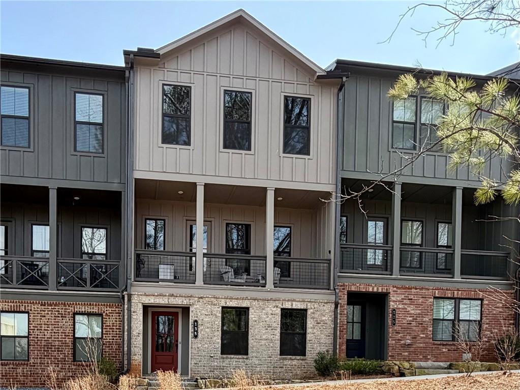 135 Firefly Circle, Alpharetta