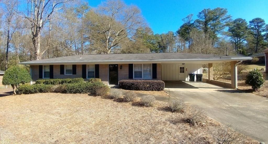 1275 Pine Valley Court, Roswell