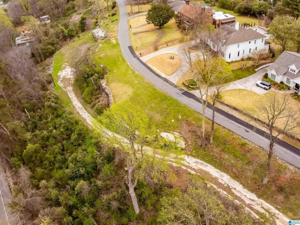 2120 Vestavia Drive, VESTAVIA HILLS