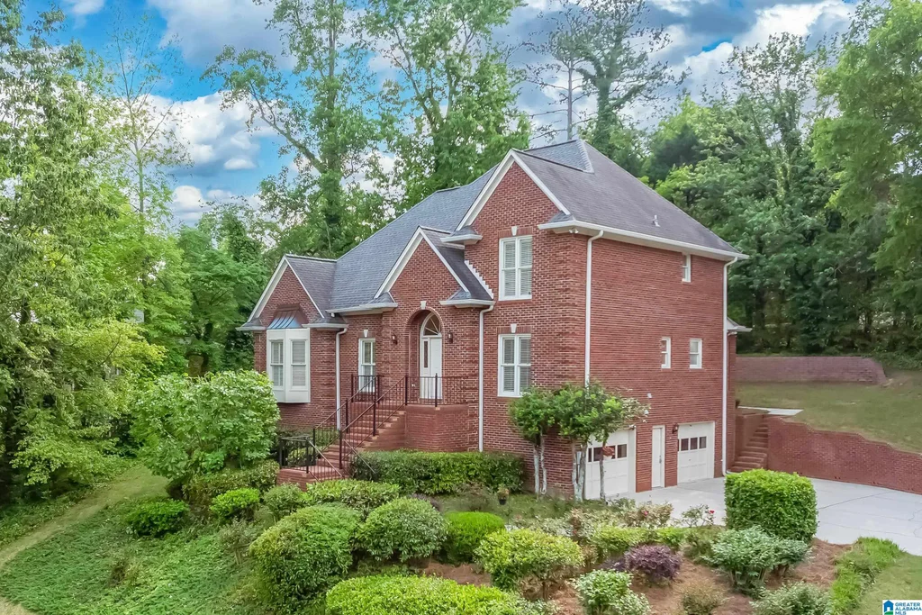2621 Plantation Cove Circle, VESTAVIA HILLS