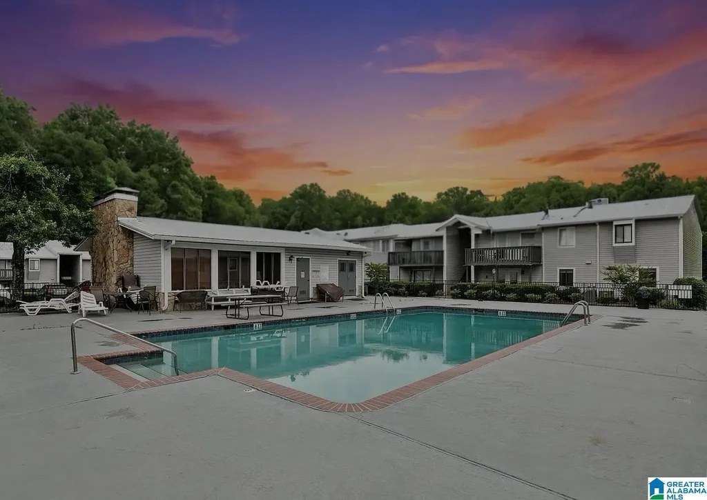 708 Woodland Village 708, HOMEWOOD