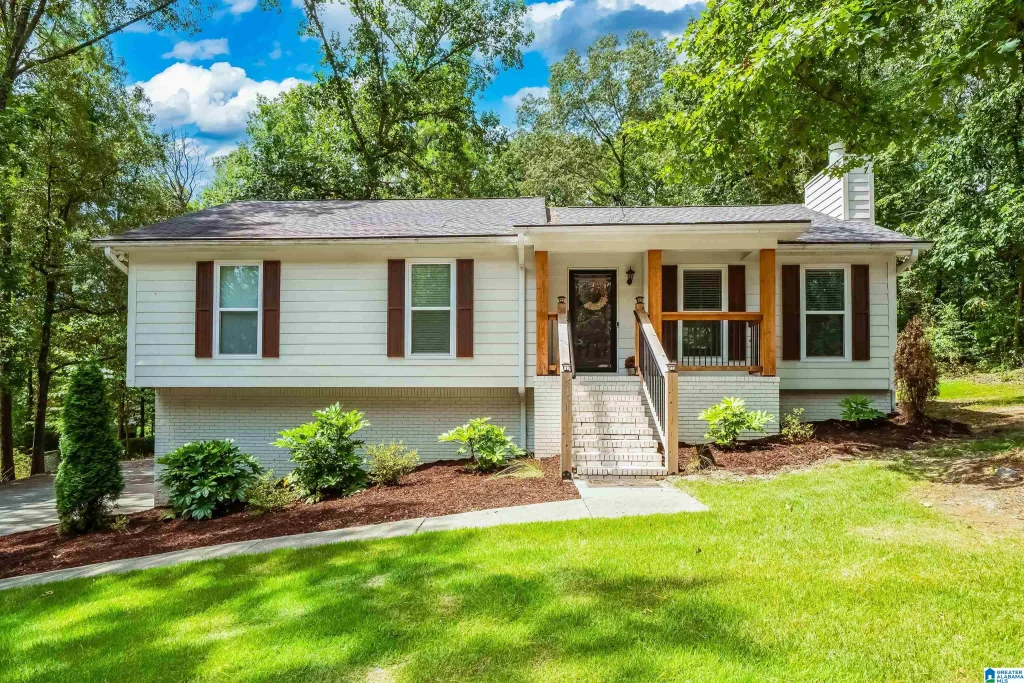 2526 Chandawood Lane, PELHAM