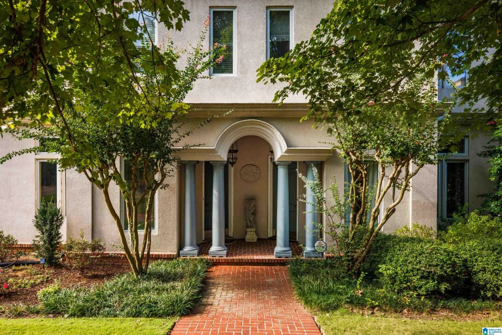 207 Annandale Crescent, MOUNTAIN BROOK