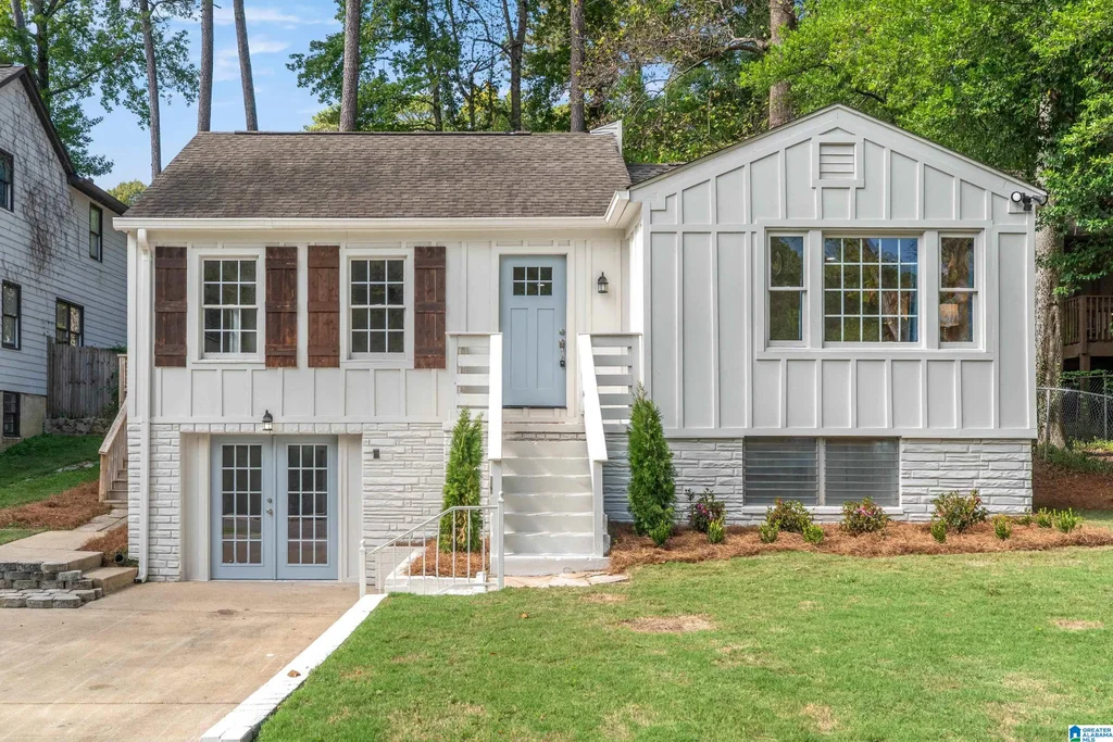 1852 Windsor Boulevard, HOMEWOOD