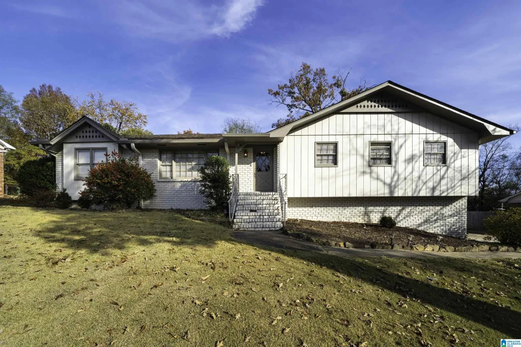 637 Winwood Drive, VESTAVIA HILLS