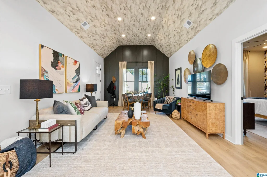 1801 Williamette Trace 111, HOOVER