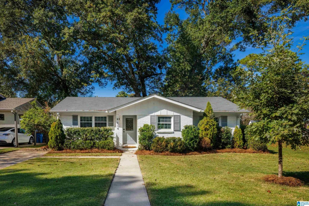 304 Willow Bend Road, HOMEWOOD