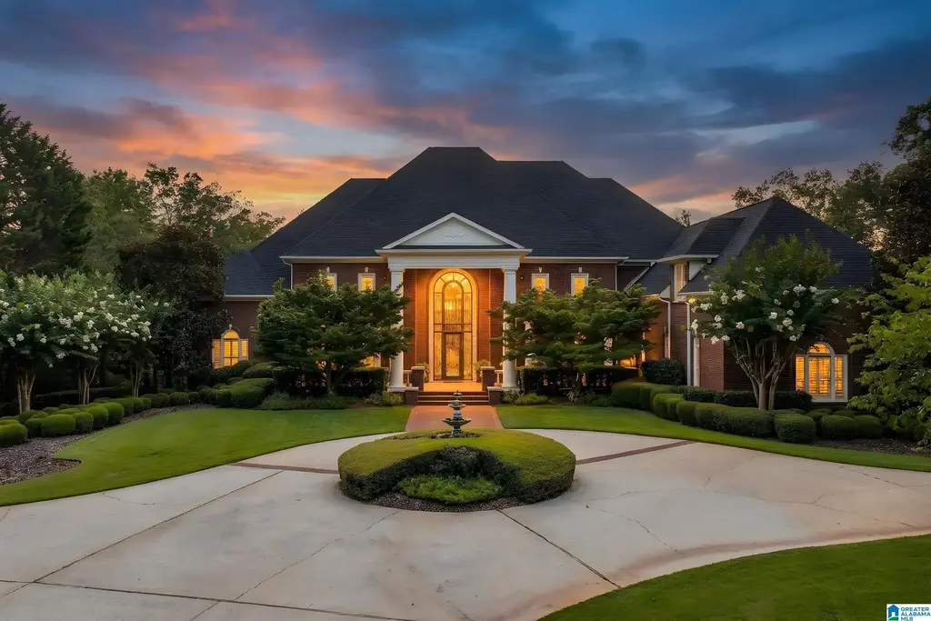8034 Castlehill Road, HOOVER