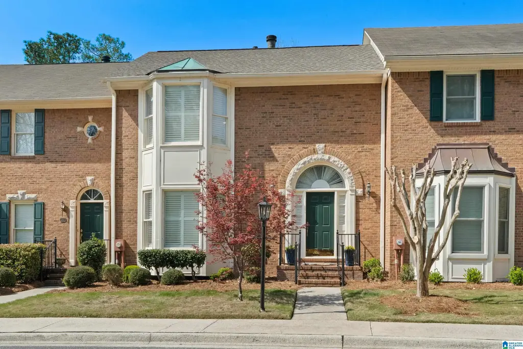 3137 Chestnut Oaks Drive, HOOVER