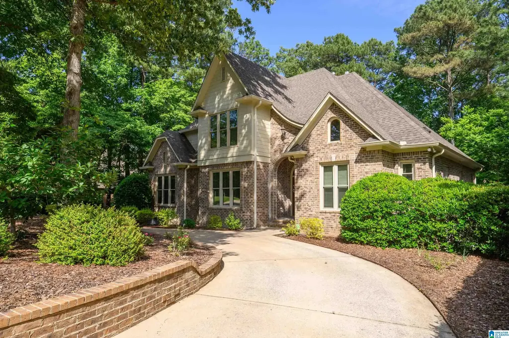 123 N Lake Drive, HOOVER