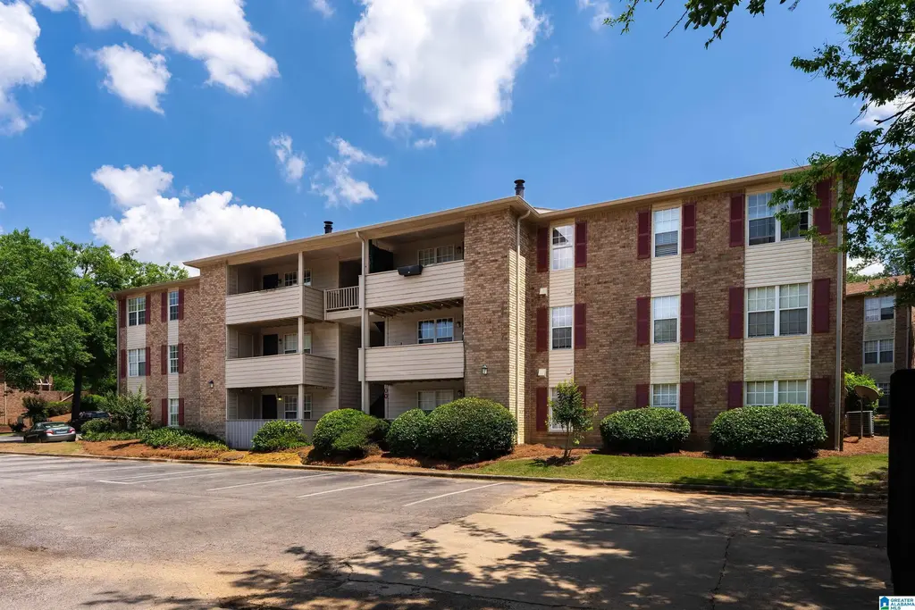 1108 Chapel Creek Drive 1108, HOOVER