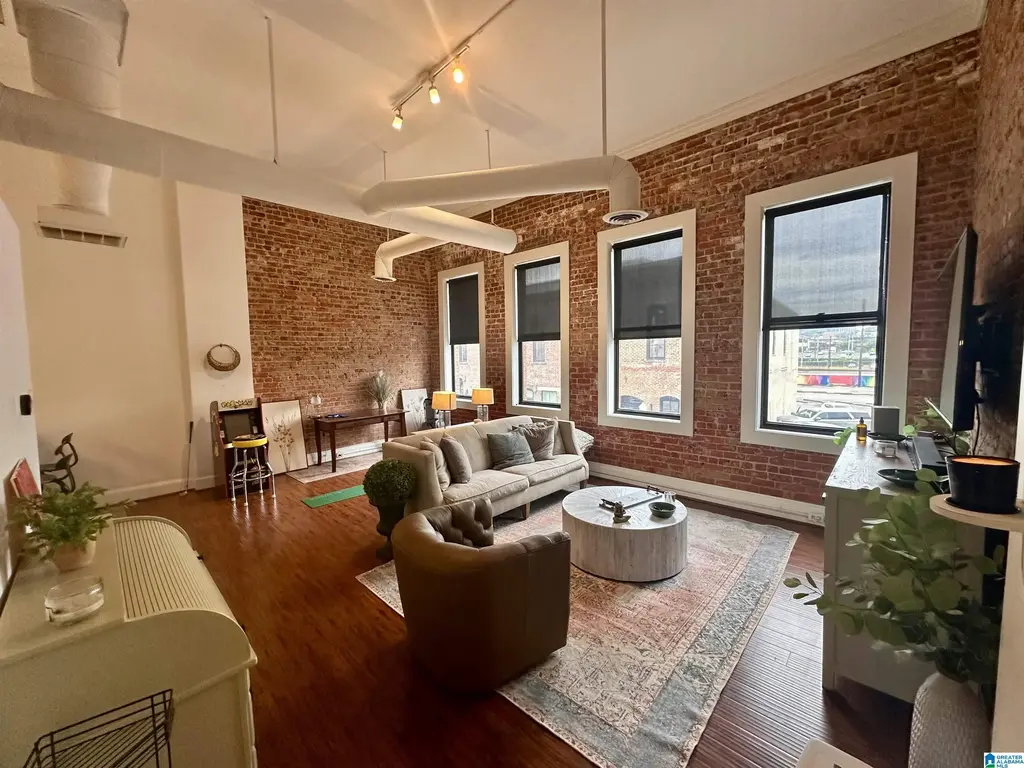 2112 Morris Avenue 202, BIRMINGHAM