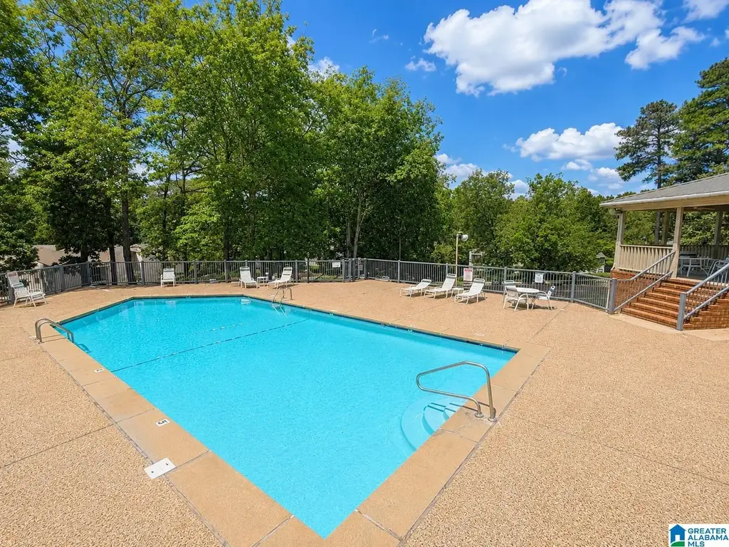 301 Gables Drive 301, HOOVER