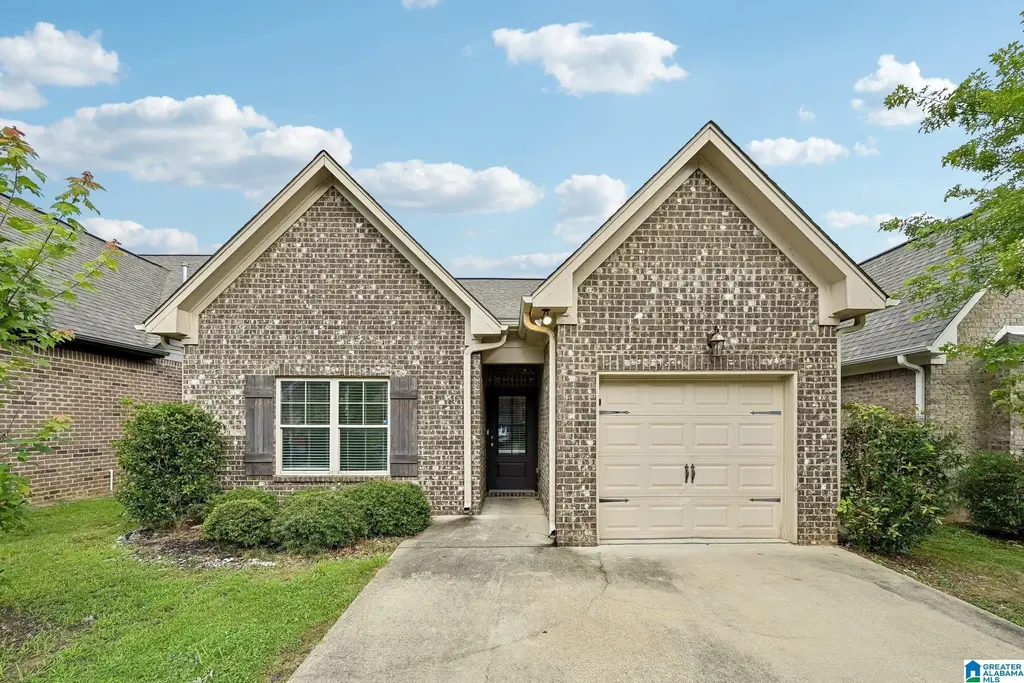 5525 Park Side Road, HOOVER