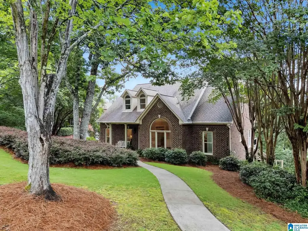1825 Southview Circle, HOOVER