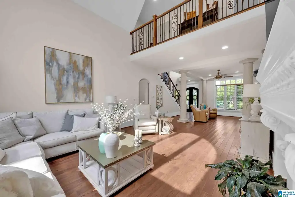 833 Mountainview Drive, GARDENDALE