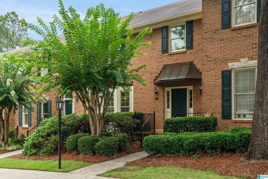 909 Chestnut Oaks Circle, HOOVER