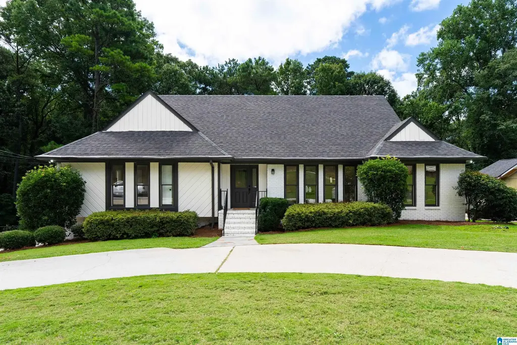 1349 Atkins Trimm Boulevard, HOOVER