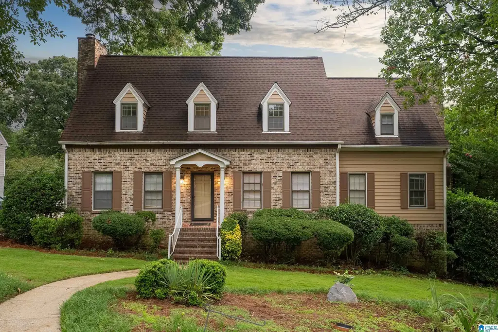 2562 Foothills Drive, HOOVER