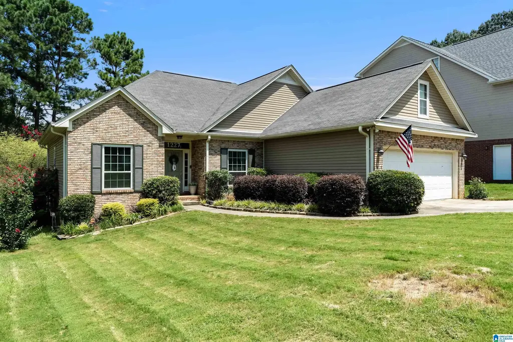 1227 Deer Trail Road, HOOVER