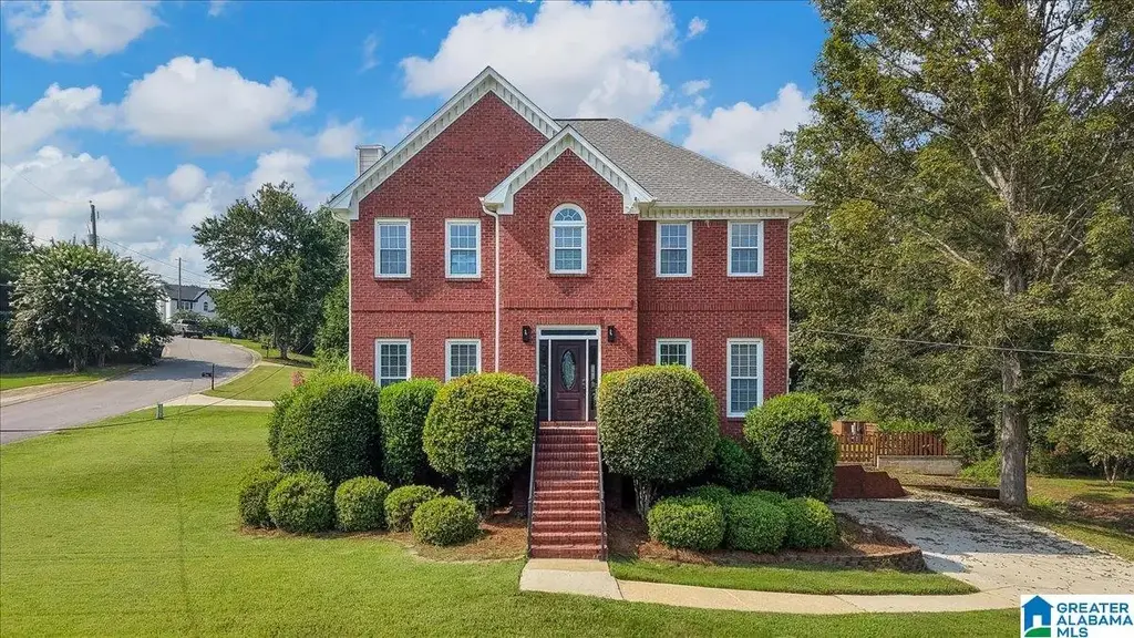 2075 Crosscrest Drive, HOOVER