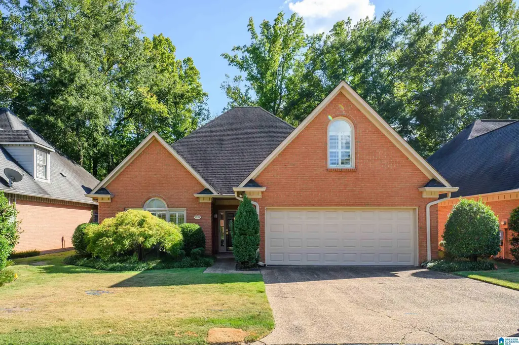 1525 Ashley Wood Circle, VESTAVIA HILLS