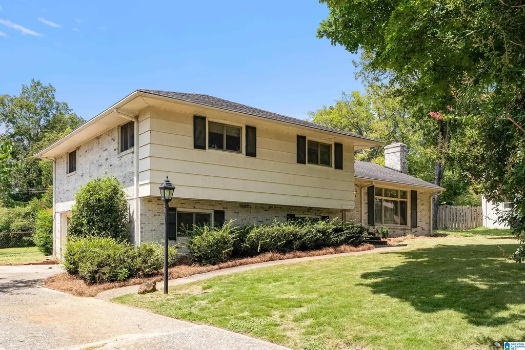2204 Brookdale Lane, VESTAVIA HILLS