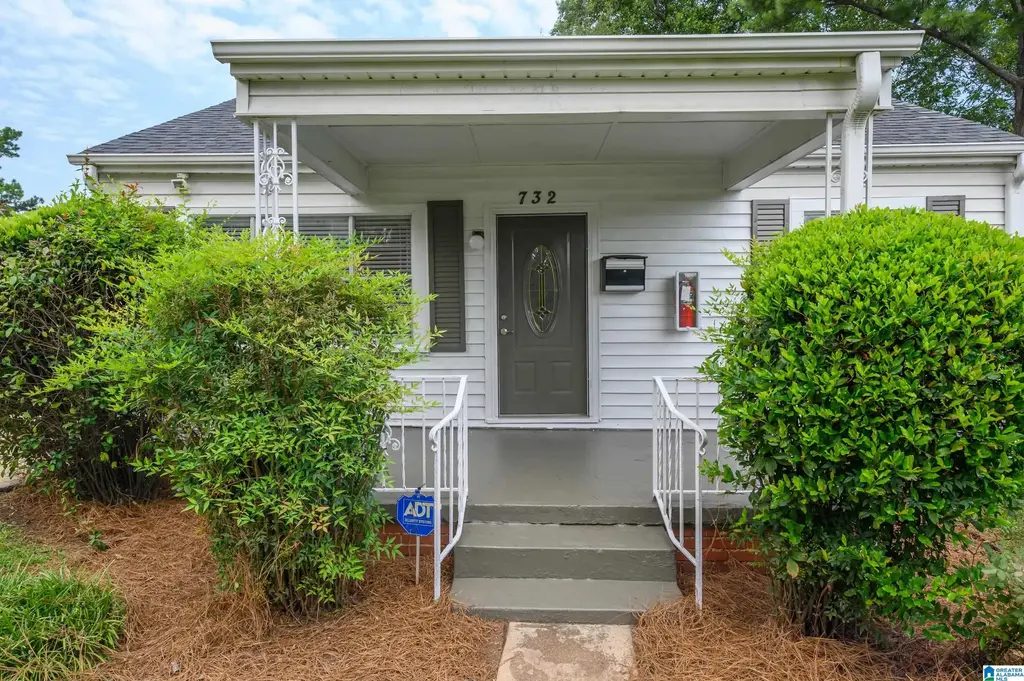 732 Center Place Sw, BIRMINGHAM
