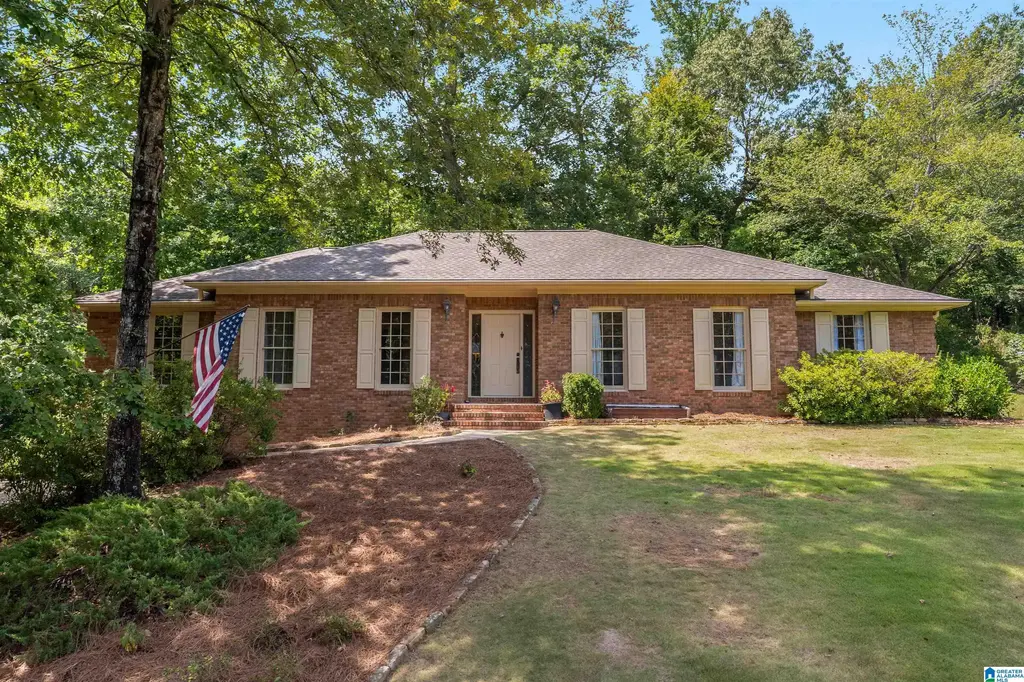 408 Vesclub Lane, VESTAVIA HILLS