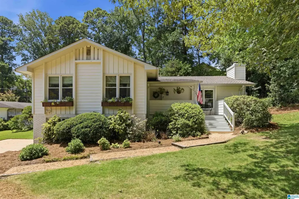 490 S Sanders Road, HOOVER