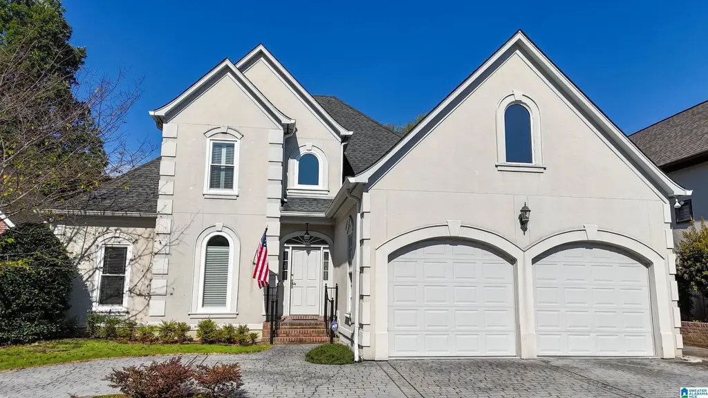 1505 Edinburgh Way, VESTAVIA HILLS