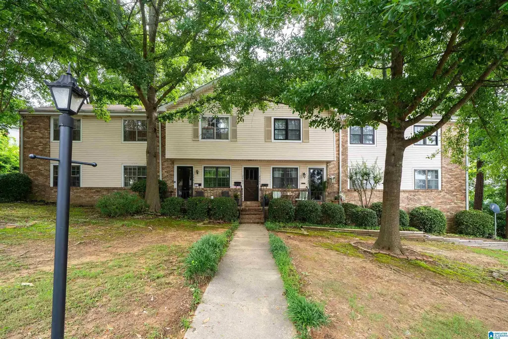 2703 Southbury Circle 2703, VESTAVIA HILLS