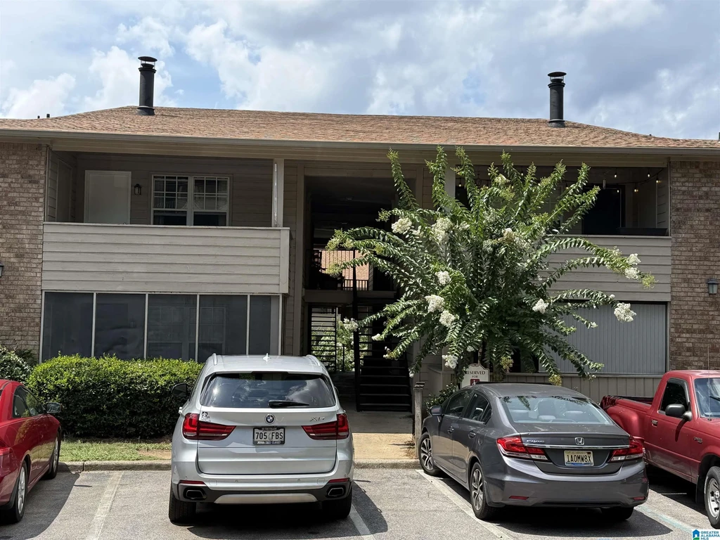1310 Patton Creek Drive 1310, HOOVER