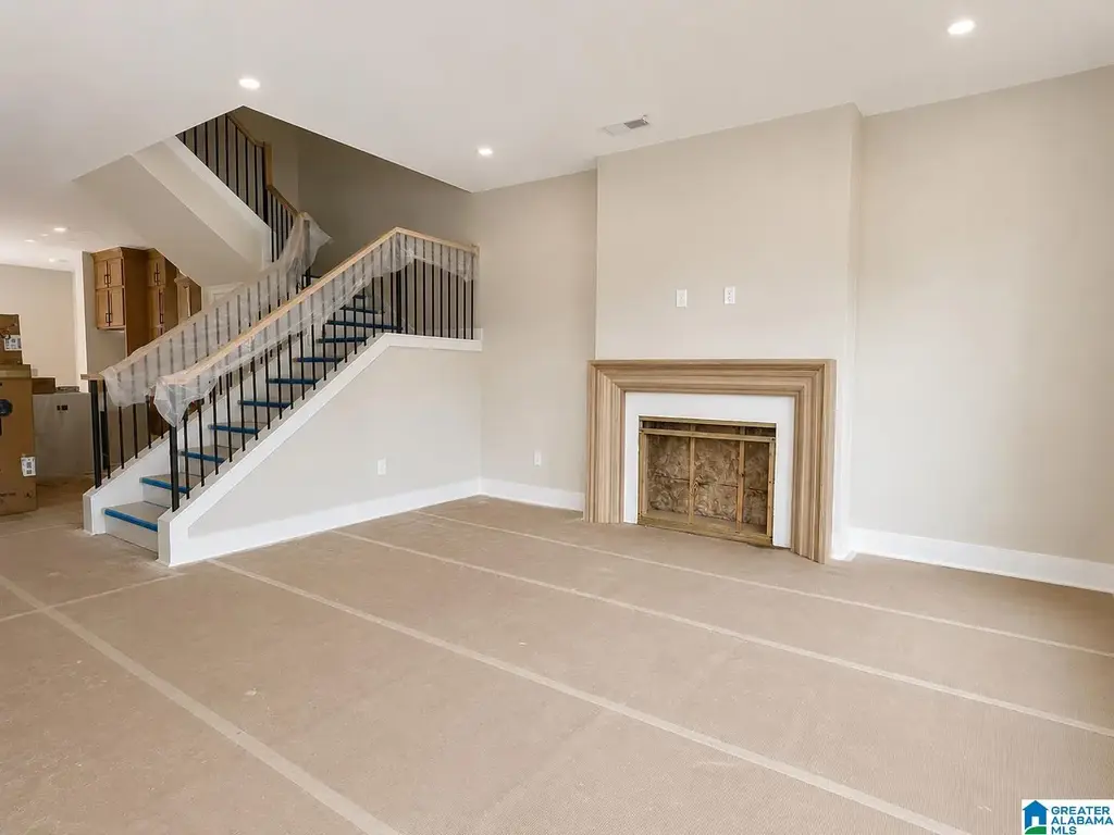 754 Riverwalk Drive, HOOVER