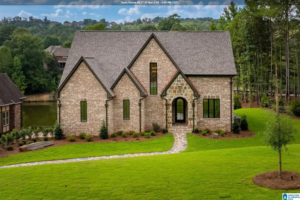 5651 Brocks Cove, HOOVER