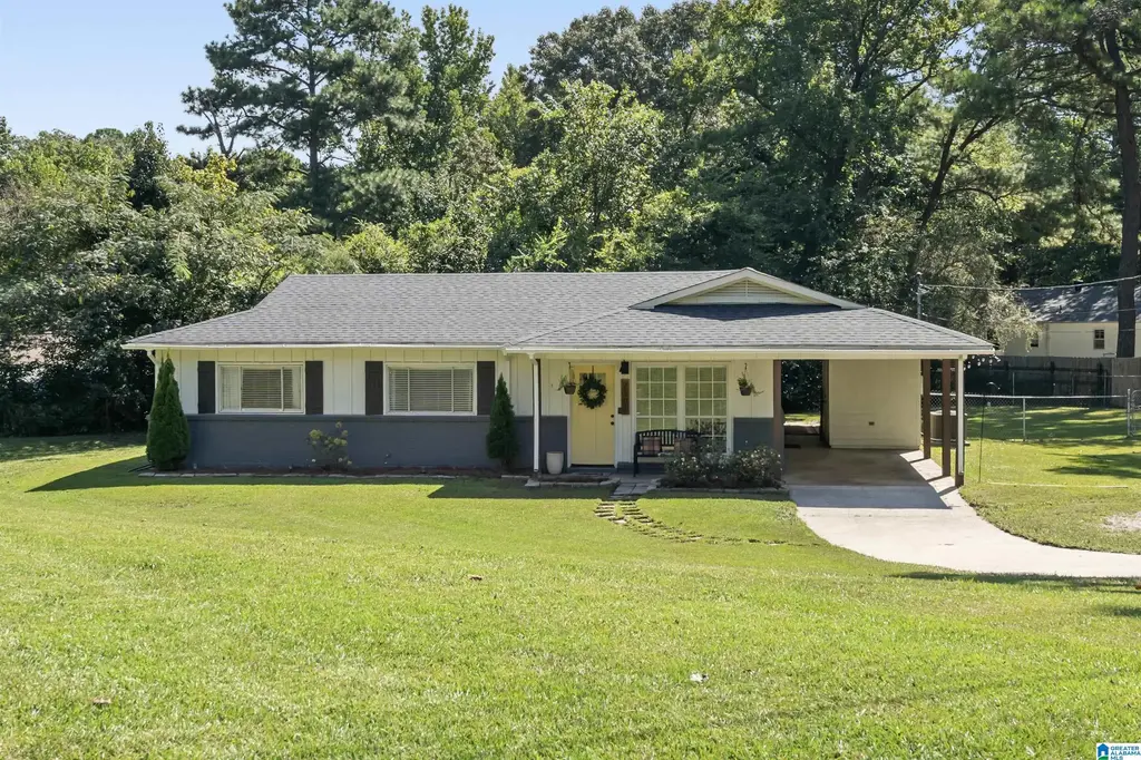 2201 Chapel Hill Road, HOOVER