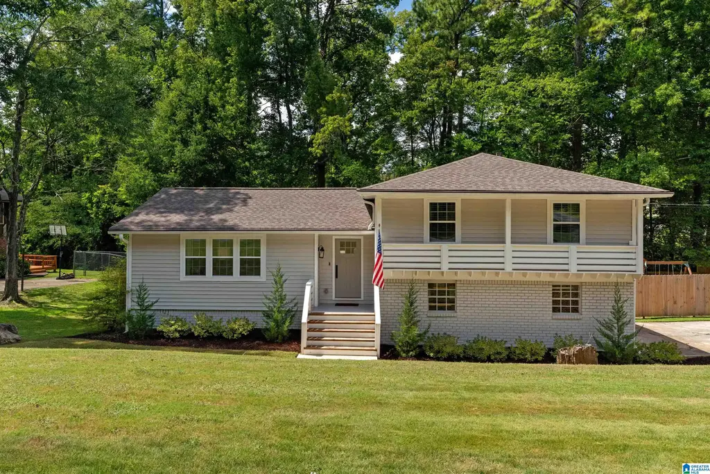 2295 Woodcreek Drive, HOOVER