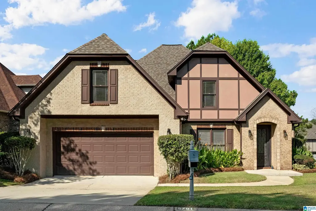 5701 Park Side Pass, HOOVER