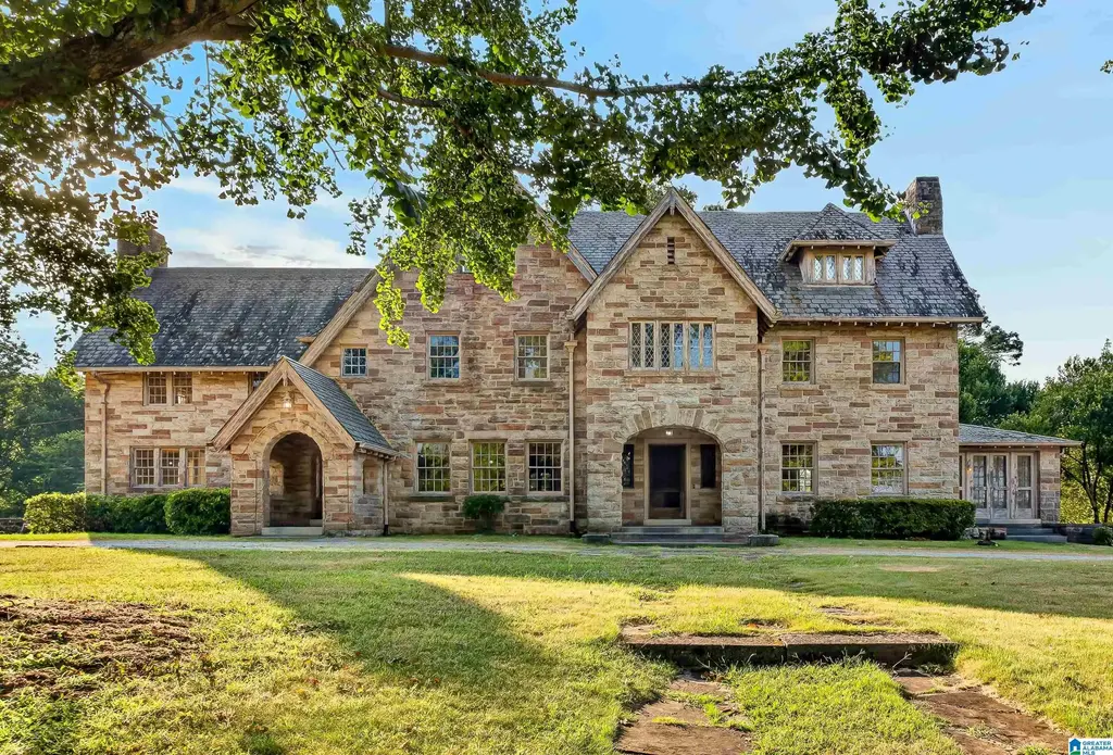1453 Shades Crest Road, HOOVER