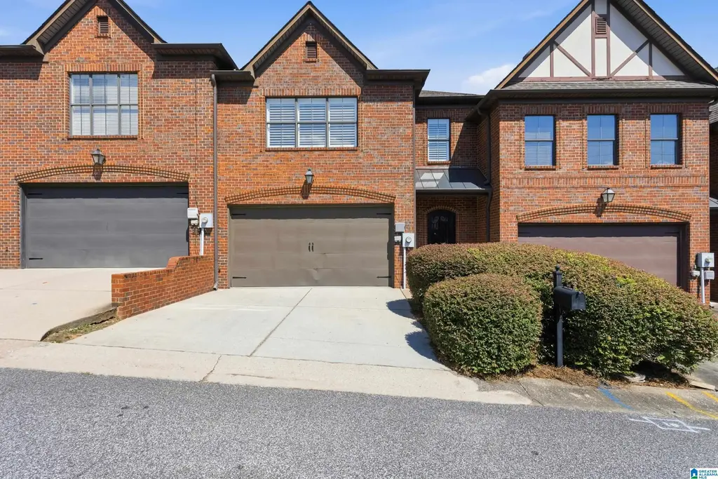 648 Flag Circle, HOOVER