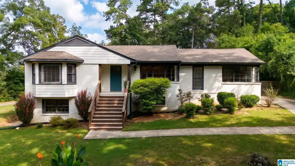 304 Cherokee Drive, TRUSSVILLE