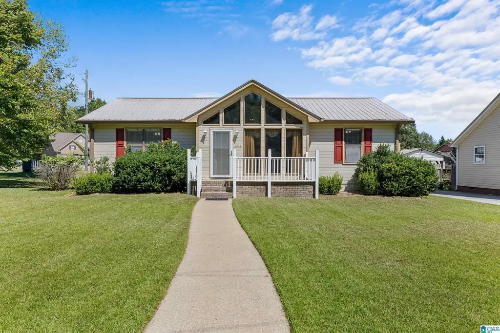1004 Hickory Street, MOODY