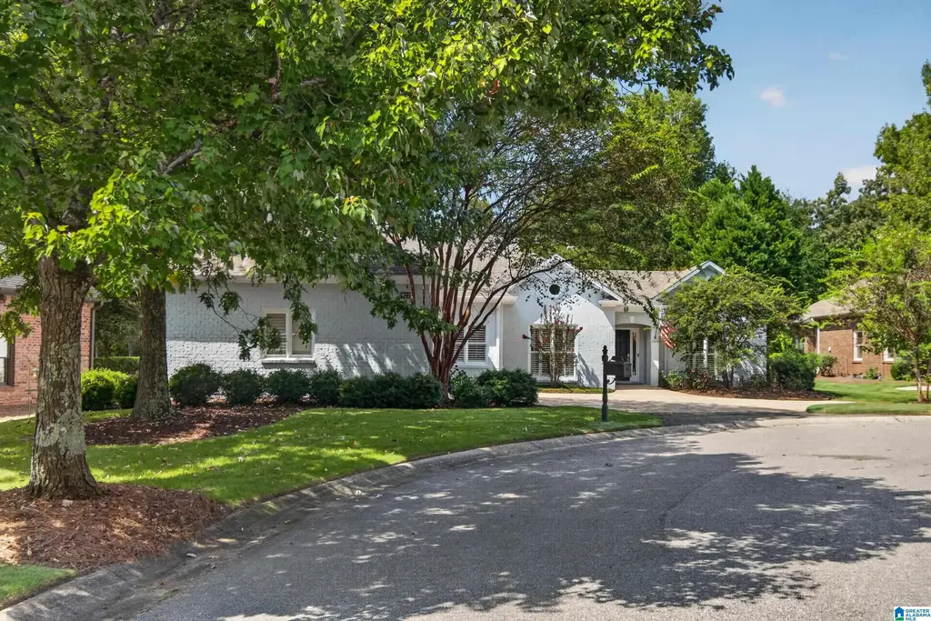 922 Caledonian Way, VESTAVIA HILLS