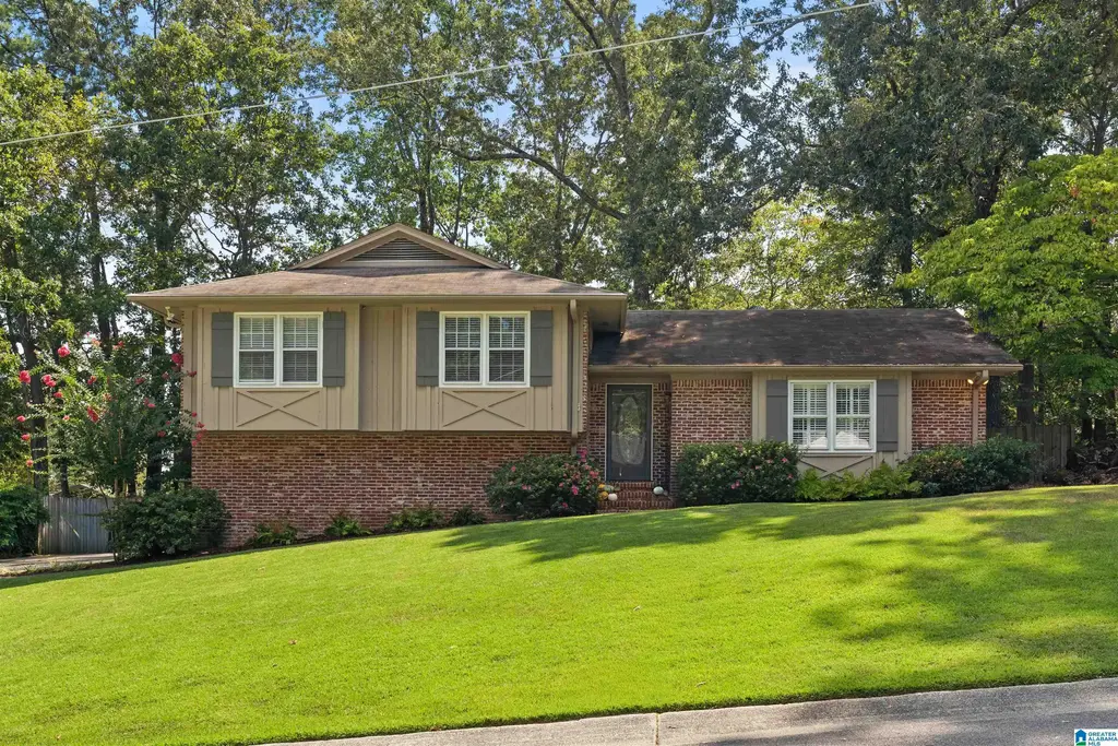 3454 Birchtree Drive, HOOVER